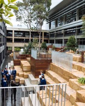 圣依纳爵学院特里庭院景观设计