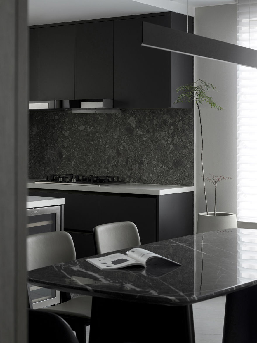 高城心居 · 沈阳市中心的现代艺术住宅设计丨中国沈阳-11