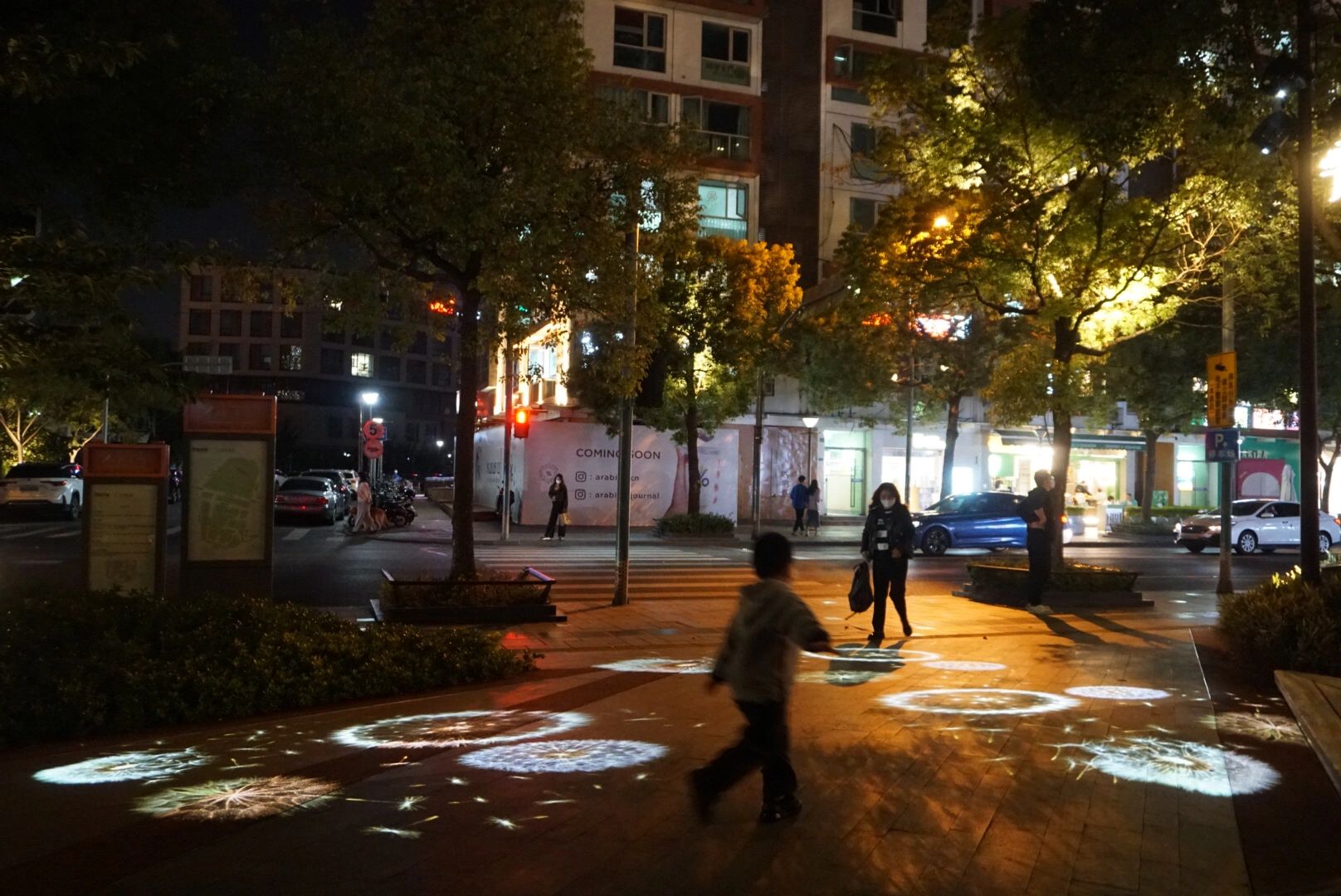 大学路街头公园互动投影灯设计-8