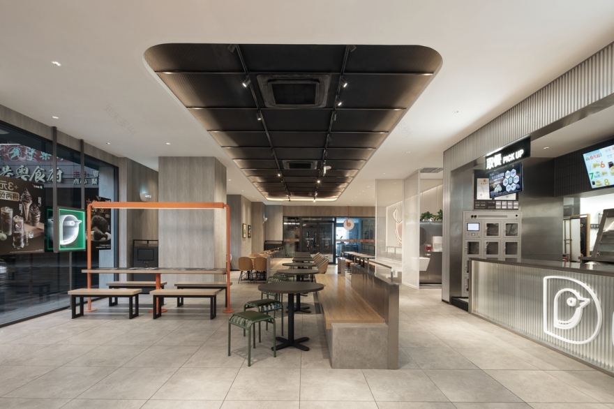 德克士成都蛟龙港店 · 运动主题餐厅设计丨中国成都-2