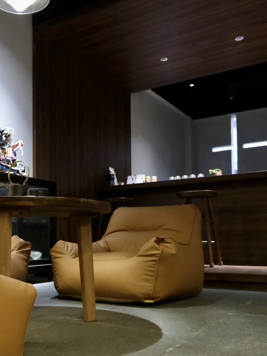 《仅此而已》书店-22