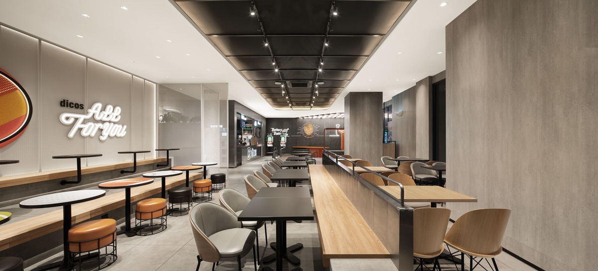 德克士成都蛟龙港店 · 运动主题餐厅设计丨中国成都-13