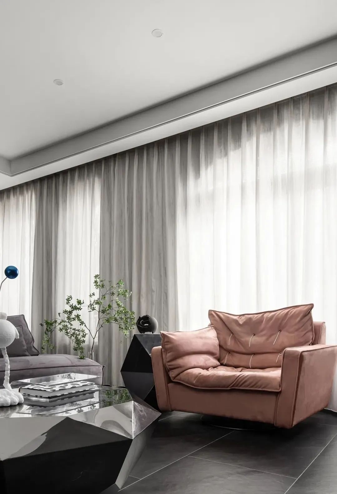 暗调之魅 · 现代简约家居设计新解-10