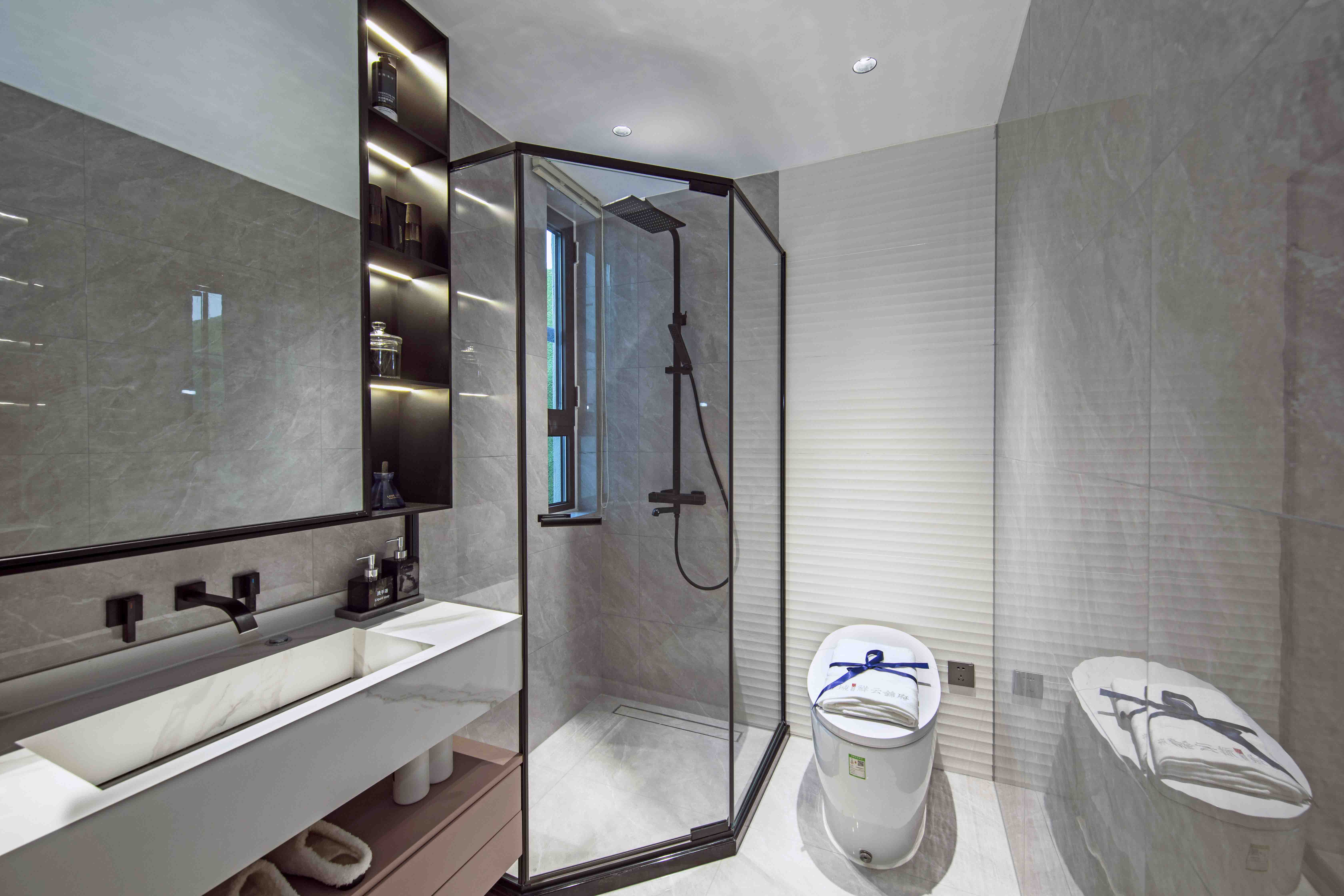 淡雅的烟火/凌朋伟/2022/02-18