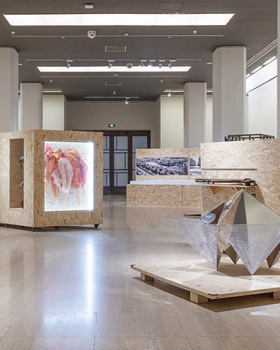 湖北美术学院办学100周年艺术文献展设计类学科展览单元，北京/世纪美育