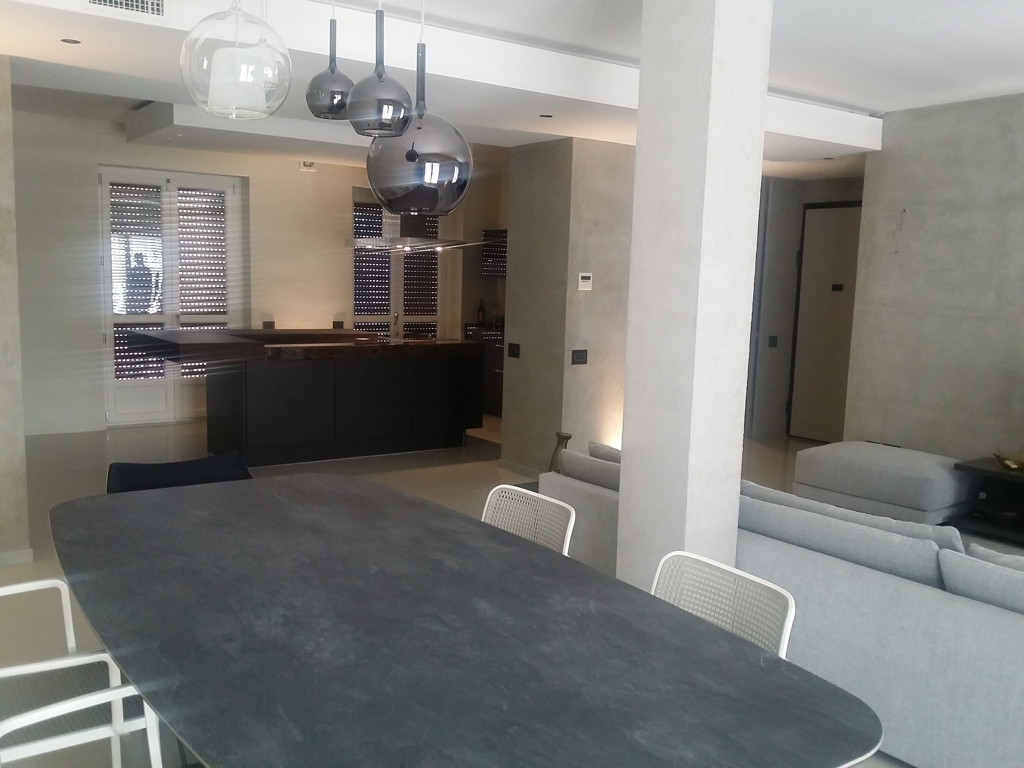 年轻夫妇的都灵市中心顶层公寓翻新设计-0