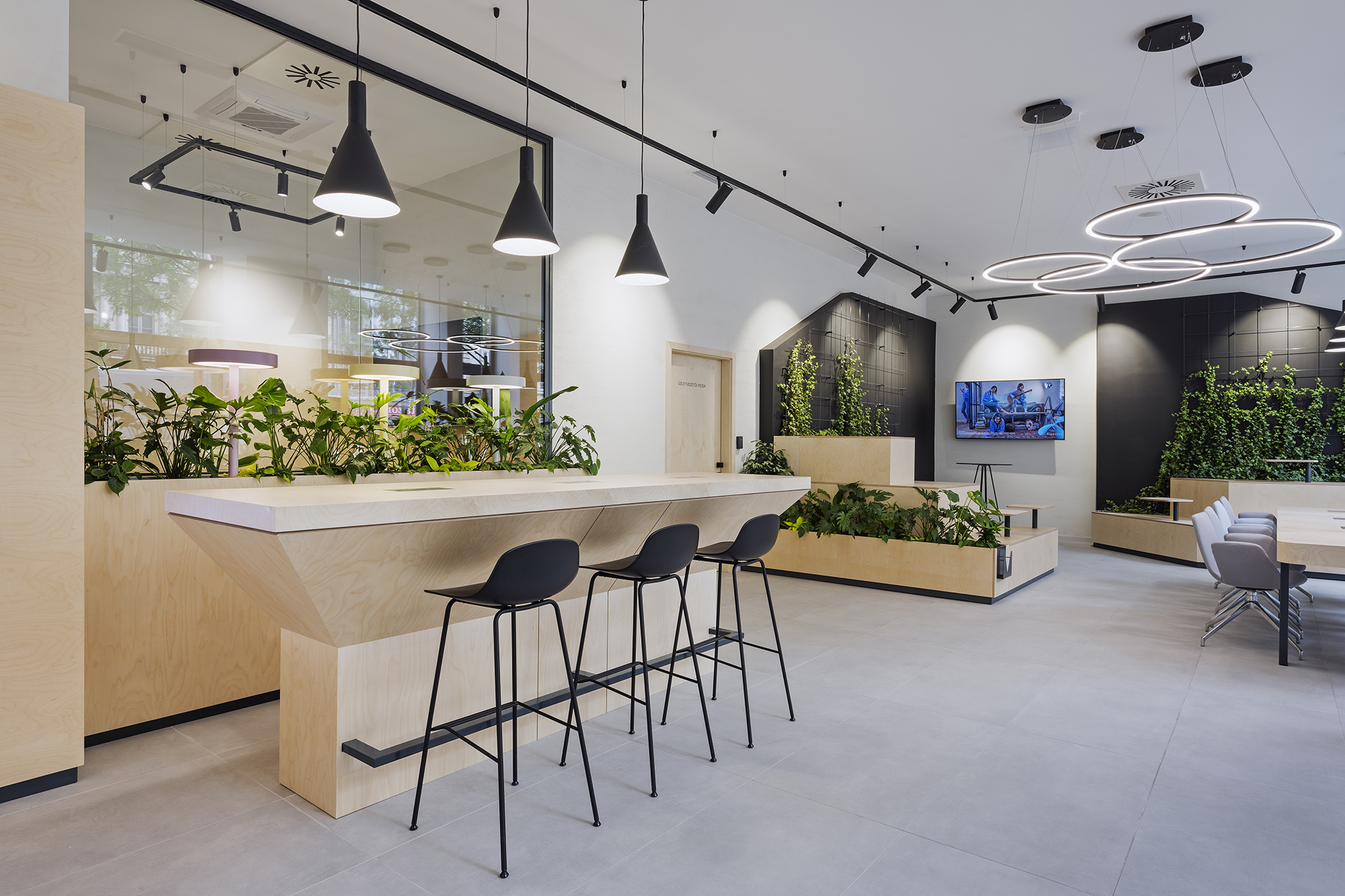 Telenor Budapest 旗舰店 | 温馨社区办公空间-5