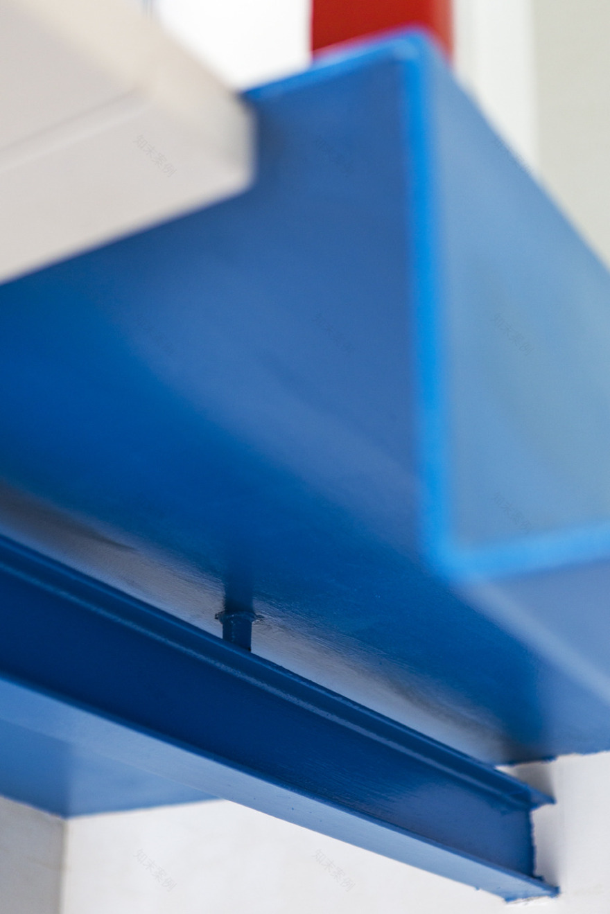 地中海风情的三层别墅设计-18