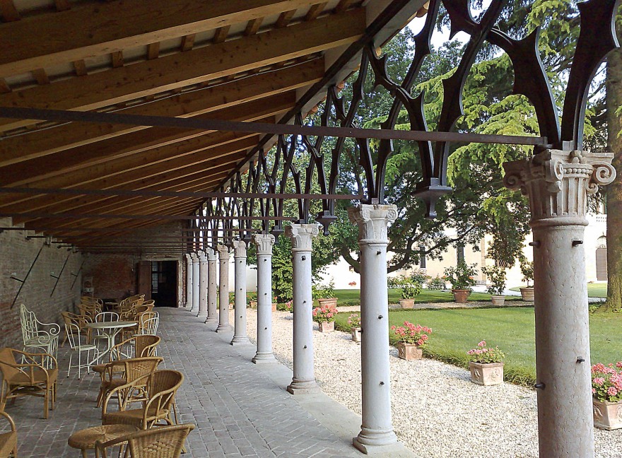 新旧融合的哥特式别墅设计-5