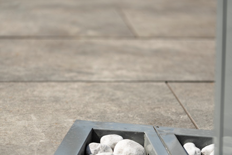 罗马办公空间改造 | 铁路枢纽旁的绿色全景办公区-2