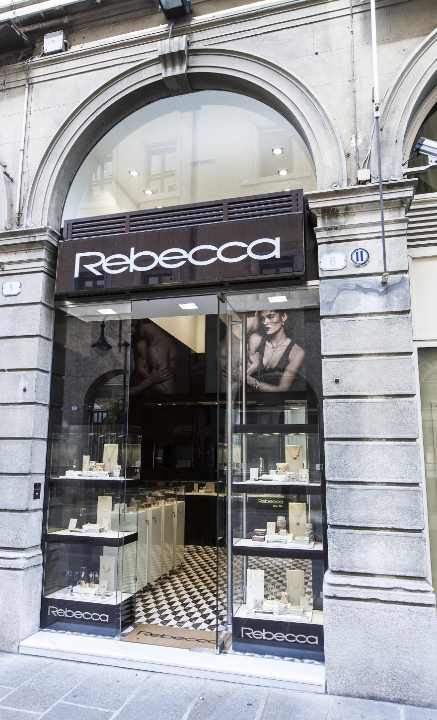Rebecca Store 设计-0
