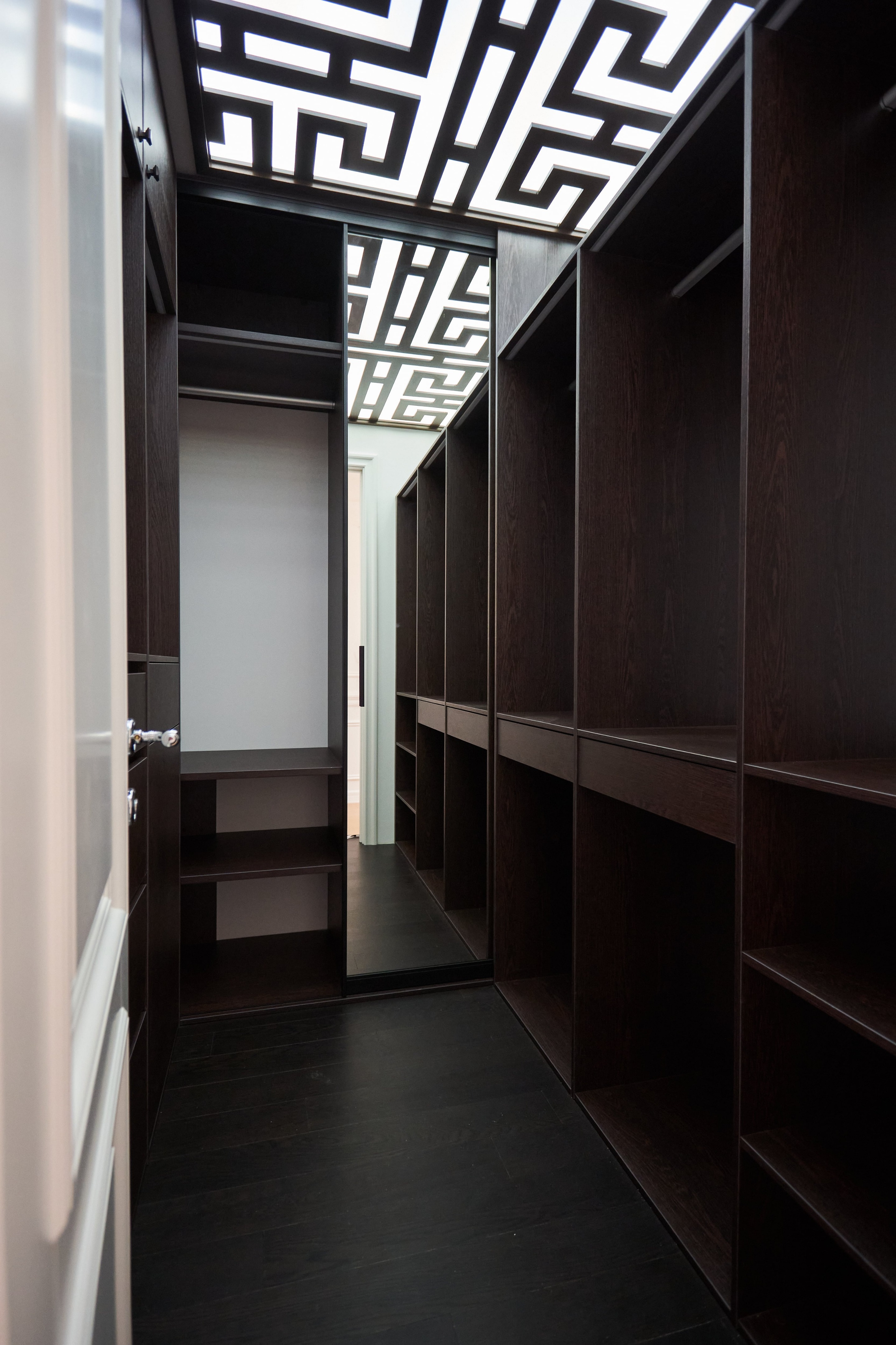 极简白色衣柜与衣帽间设计，时尚温馨-17