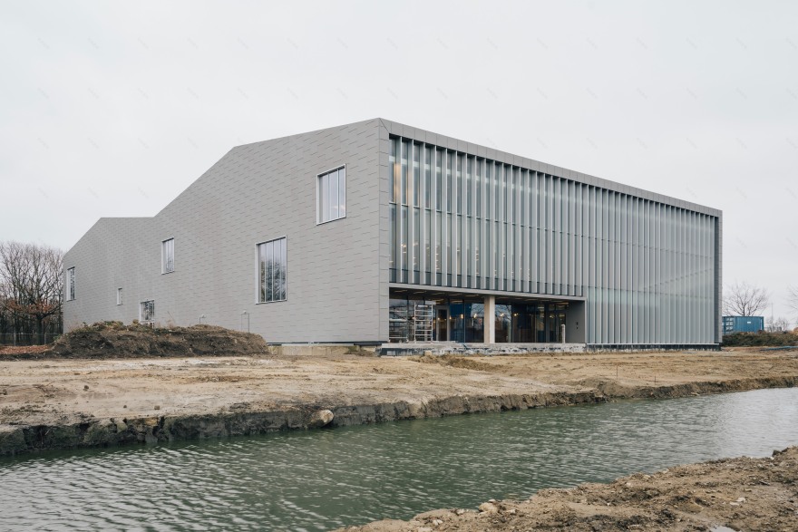 折纸造型,自然光照亮 Campus West 办公空间-10