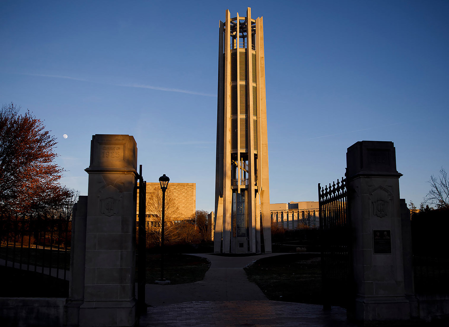 印第安纳大学钟琴塔，美国/印第安纳大学两百周年校庆的纪念钟塔-25