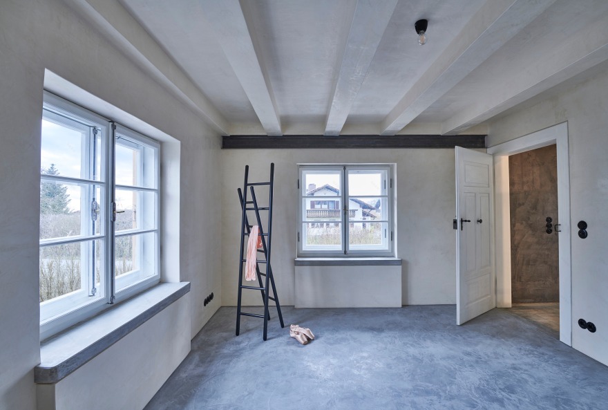 罗马传统工艺重建百年农舍,Timothy Hanghofer 的 7 年杰作-49