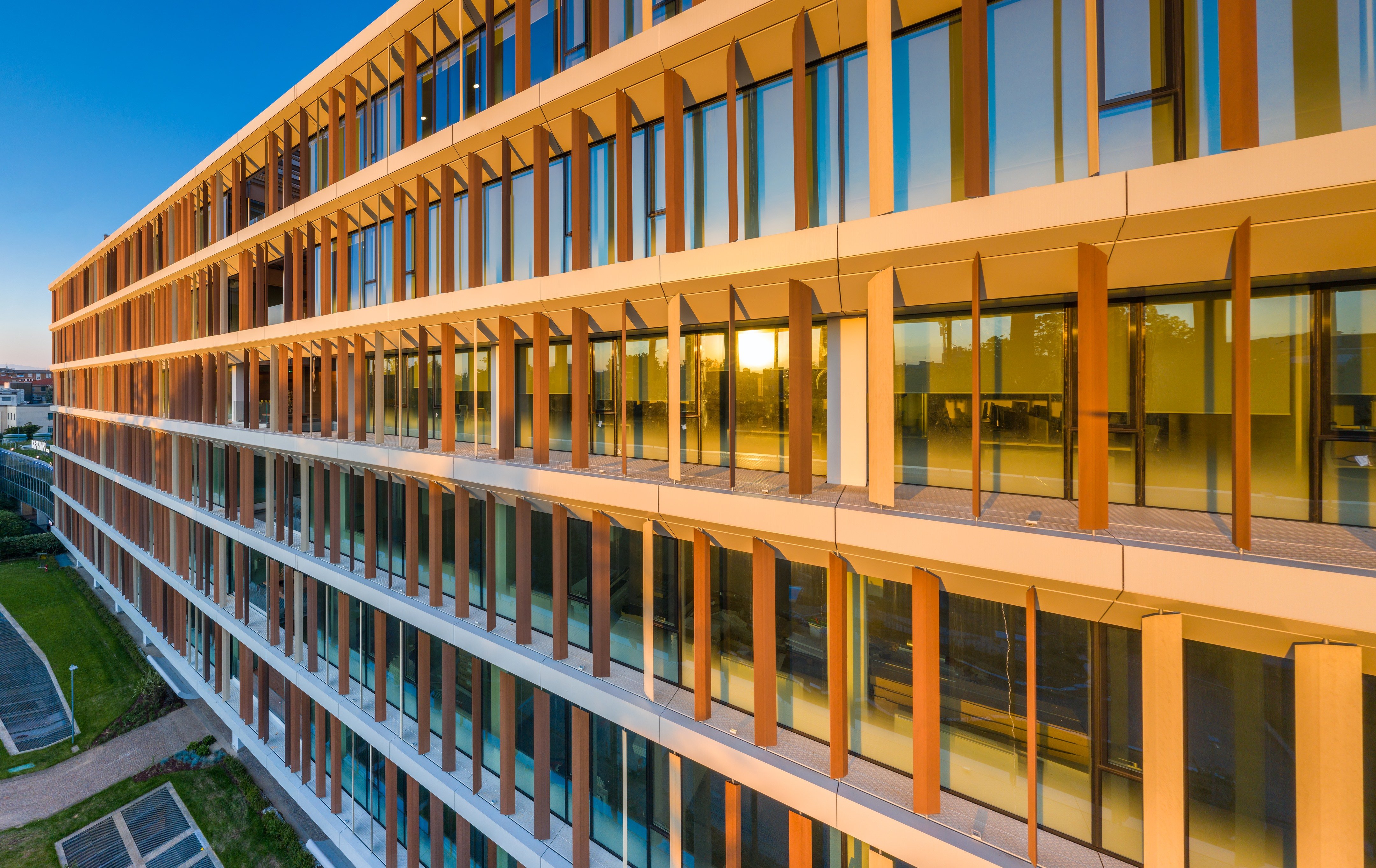 米兰金融区绿色环保建筑升级-9