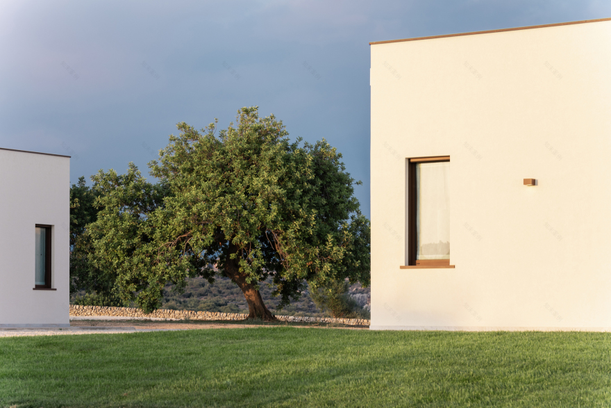 绿意盎然的意式别墅 | 环保建材与自然美景的完美融合-8