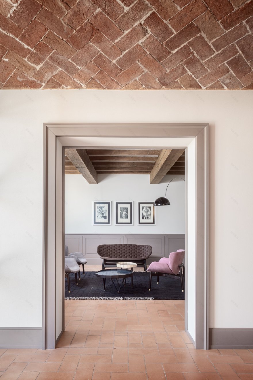 意大利乡村度假别墅现代改造-2