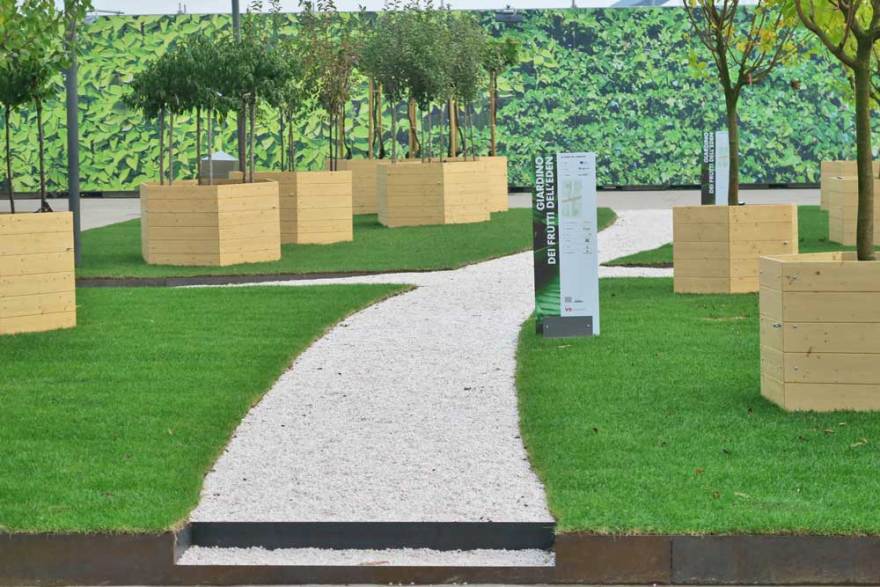 Padova 展览中心完美石板小径设计-3