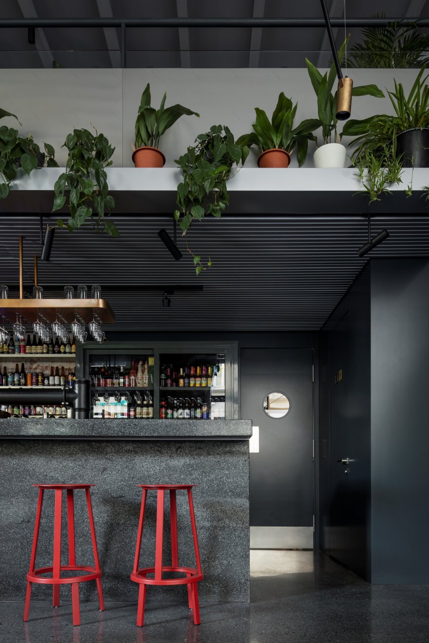 莫斯科世纪老宅的现代酒吧设计(Tyler,the bar)-7