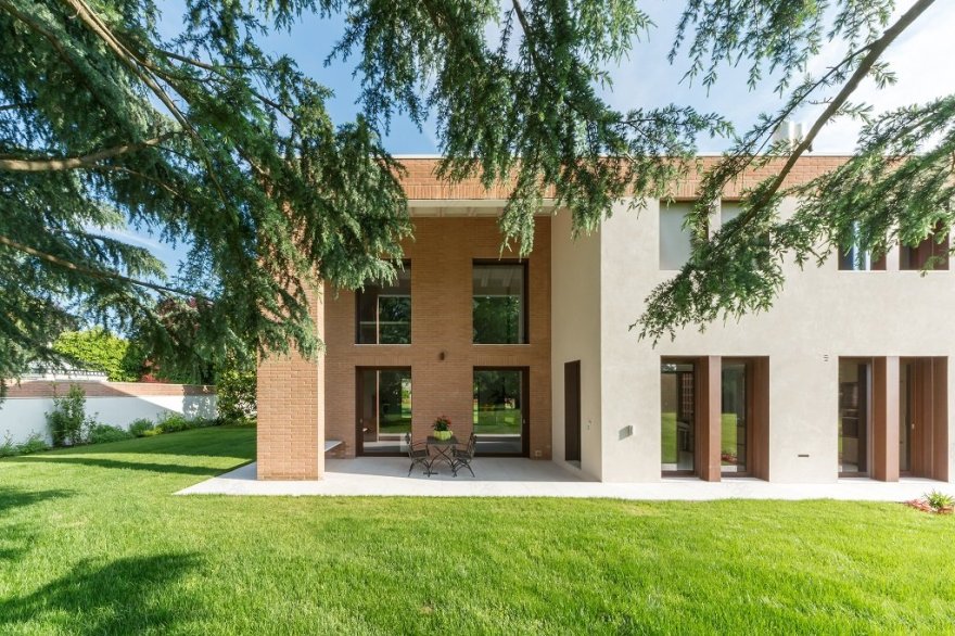 意式乡村别墅的绿色环保与高效能源设计-3