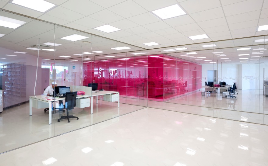 意式蝶舞·Omnicos 化妆品总部办公建筑-17