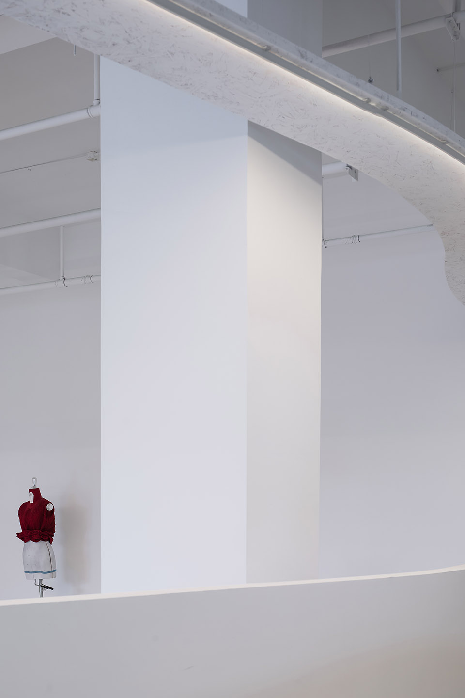 柔物展厅，南京/软性模糊的展览空间带来反日常的感官体验-30