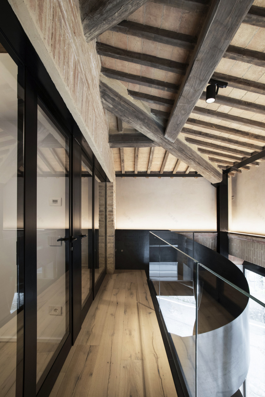 修复历史建筑,焕发新生的 Casotto del Dazio 别墅室内设计-5