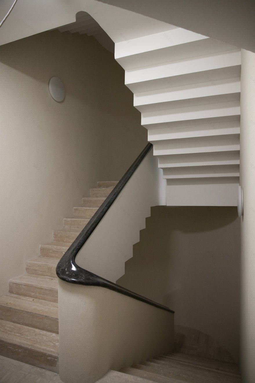 罗马历史建筑翻新 · 九层小楼的宜居转变-6