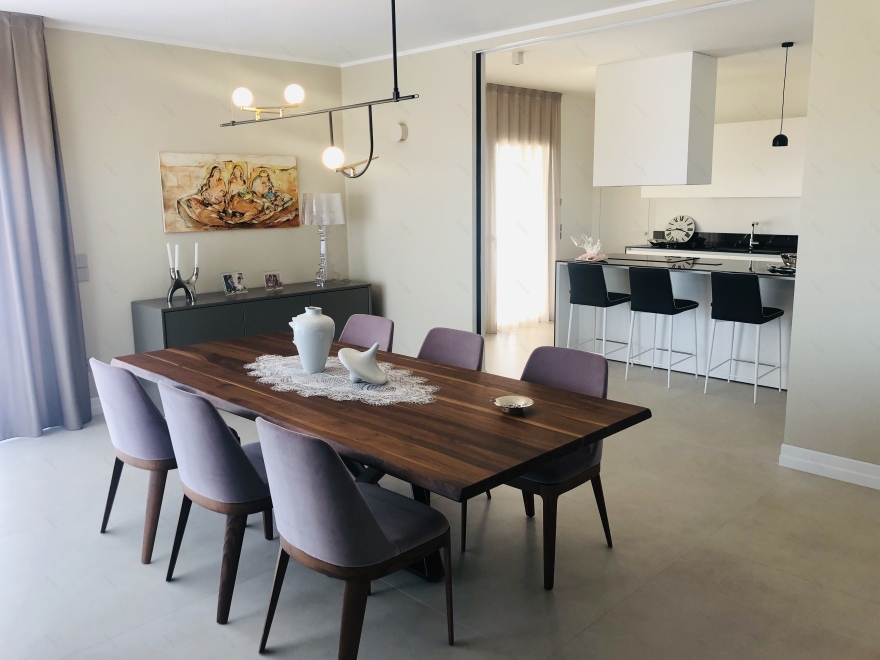 意大利海滨别墅的现代魅力-7