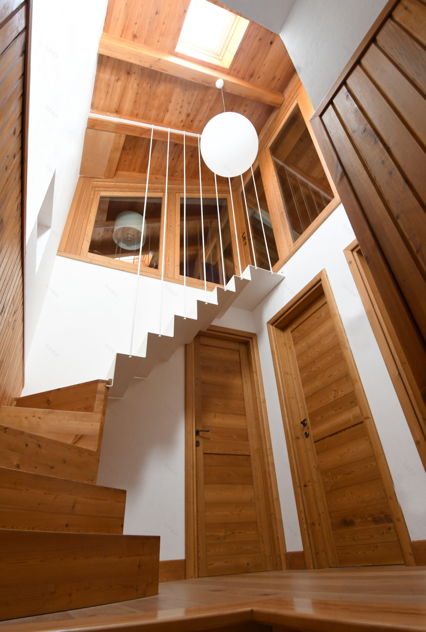 回忆满满的山区家庭住宅翻新-0