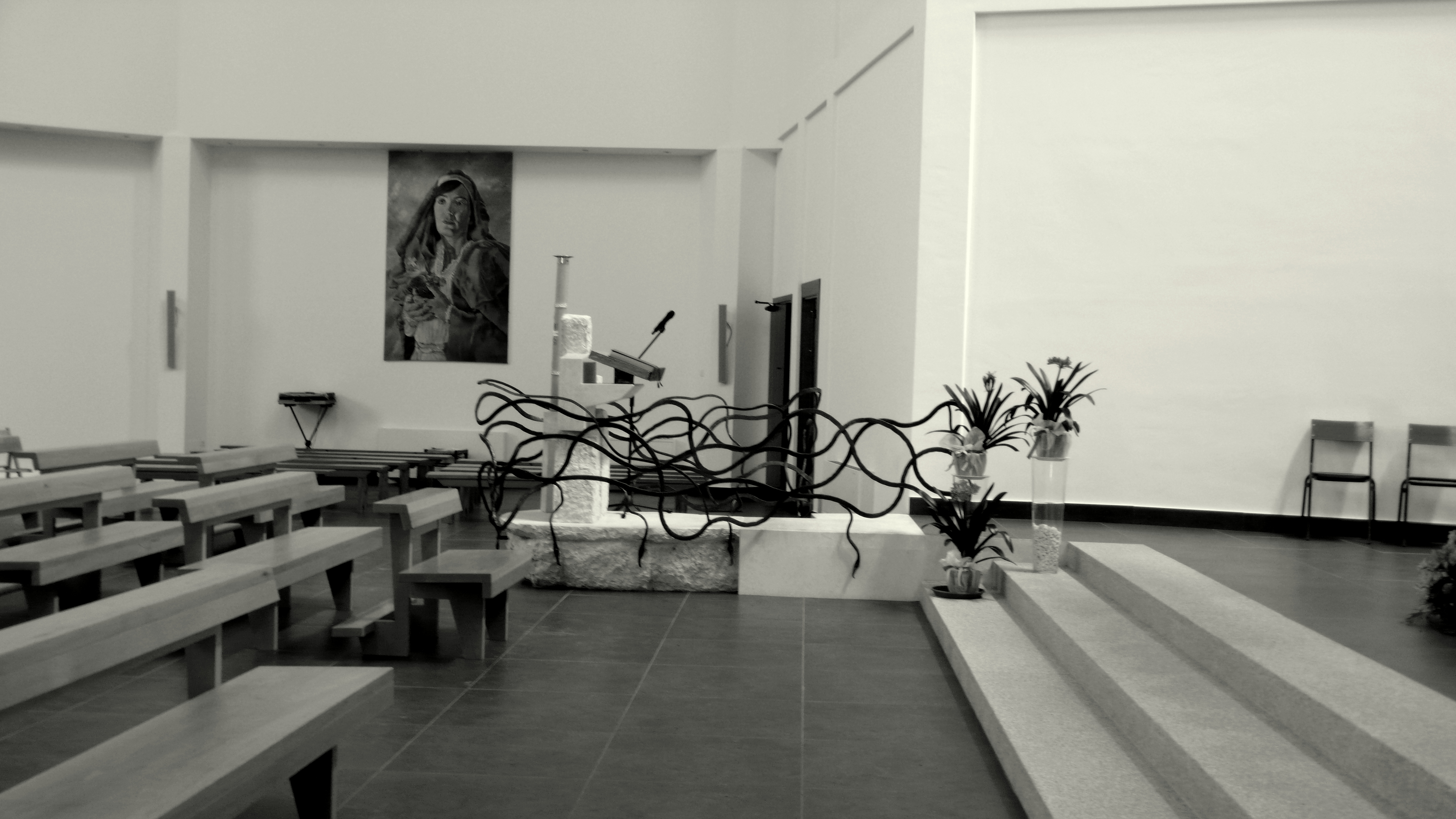 废弃军事区的新生 | 教堂与广场的和谐共生-5