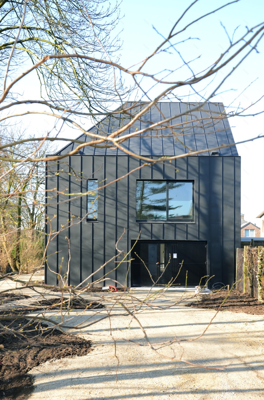 绿意盎然的城市新居 | 比利时三户共享住宅设计-5