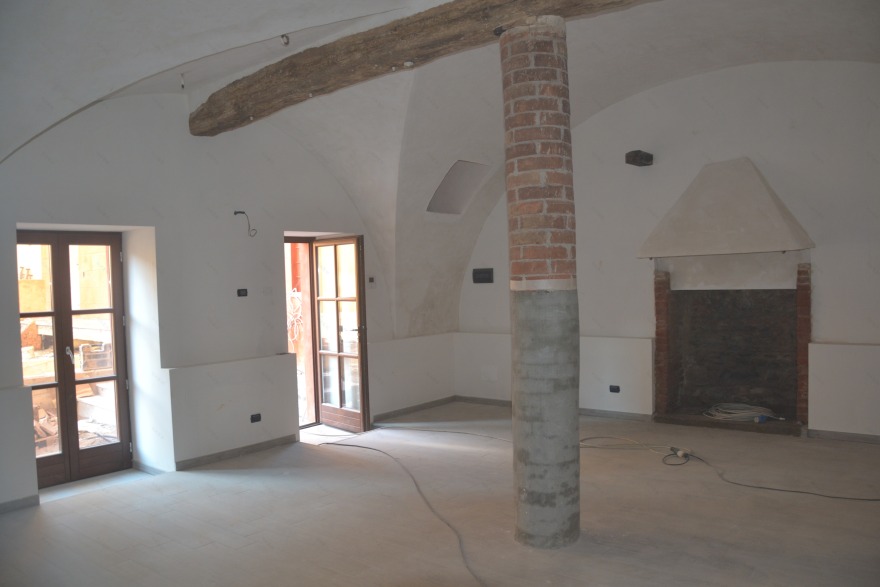 中世纪风情公寓修复 | Corte dei Drappi-17