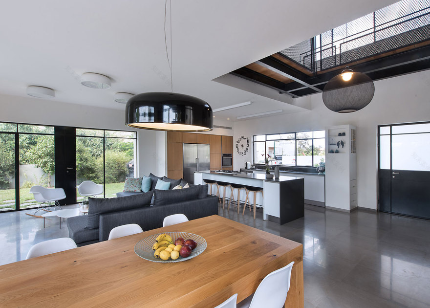 特拉维夫双家庭别墅 | 铝制框架与自然光的巧妙融合-6