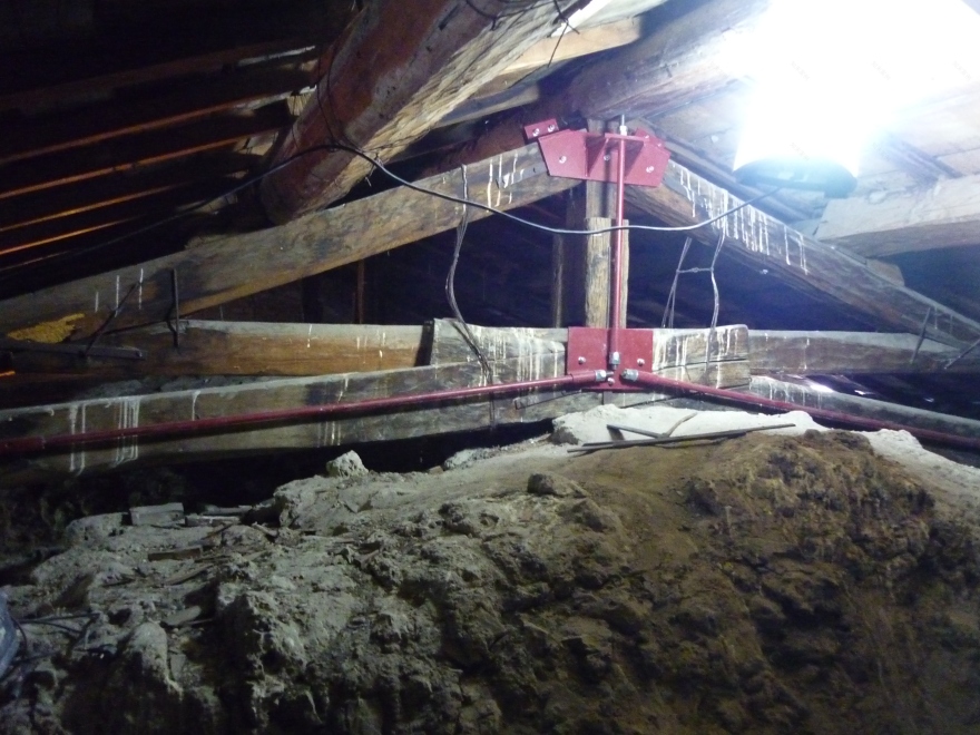 圣弗洛里塔教堂的地震修复-0