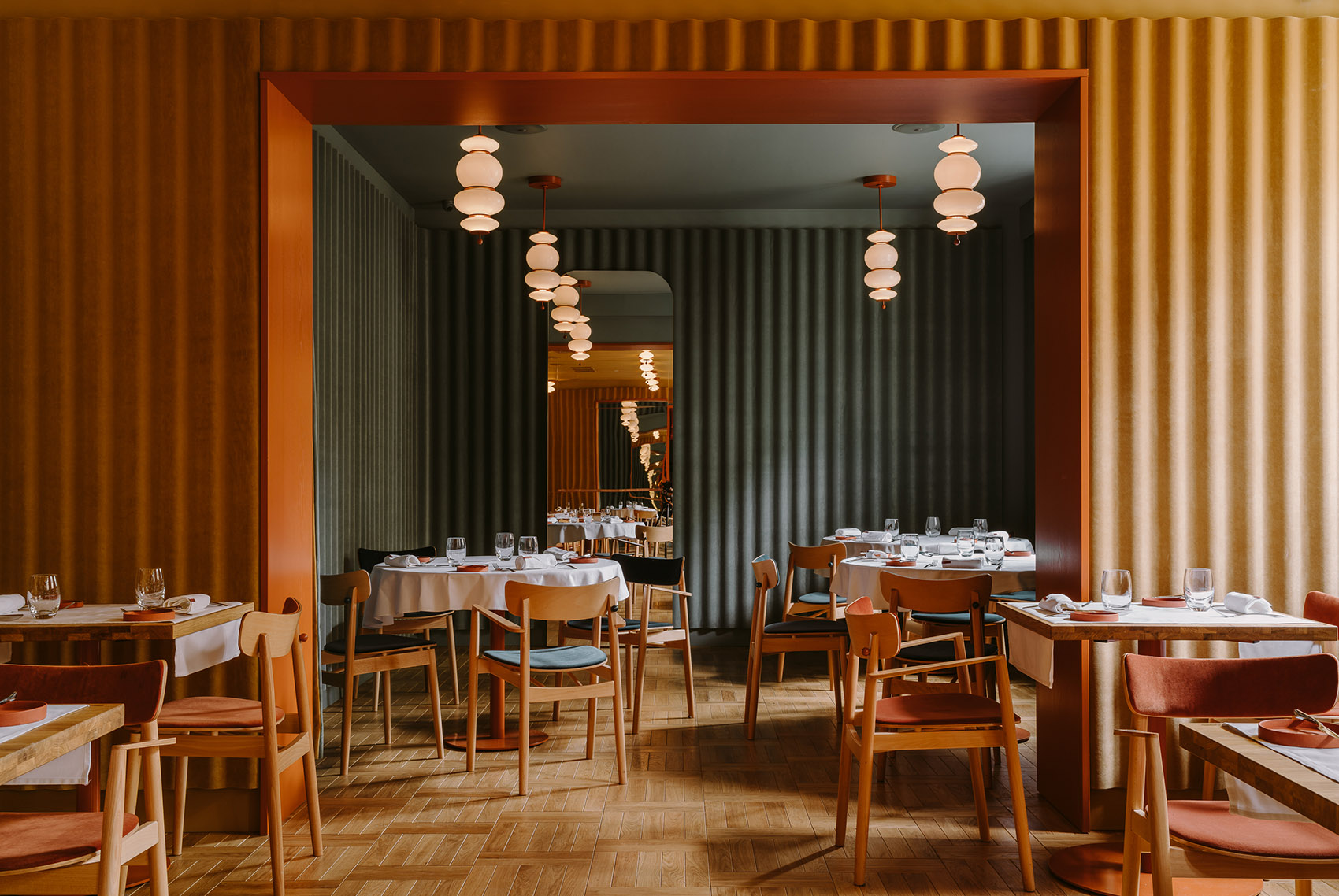 OPASLY TOM餐厅，华沙/丰富的色彩、饰面和纹理空间下的用餐体验-84
