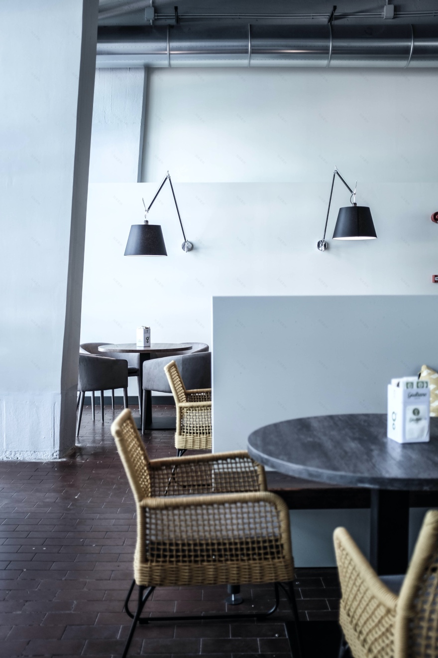 Olivetti 旧厂房改造,工业风 Spa、健身房和餐厅焕发新生-14