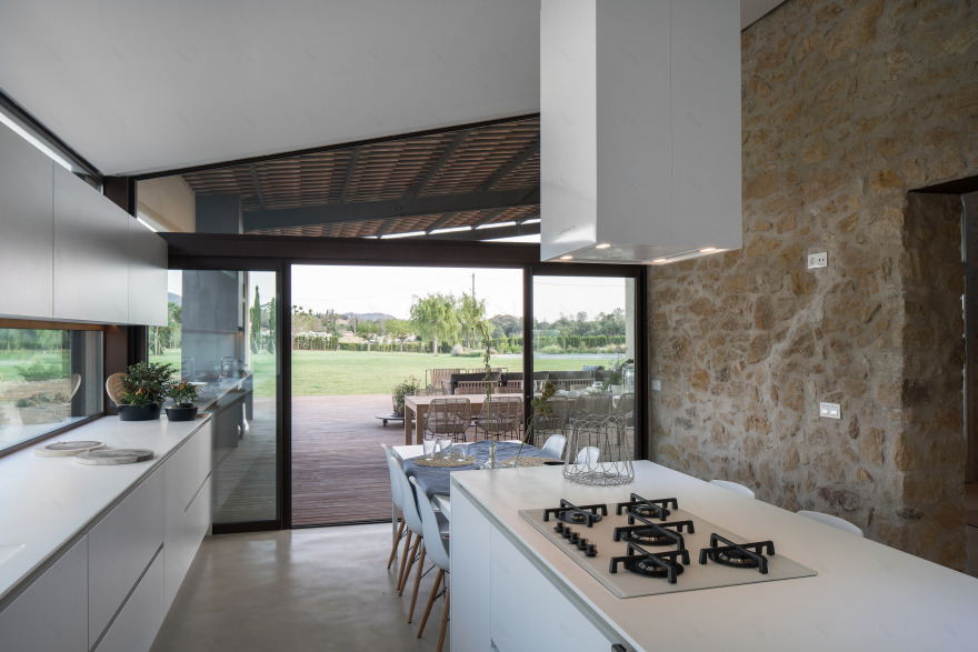 古韵新生 | 西班牙 19 世纪乡村别墅的现代室内设计-16