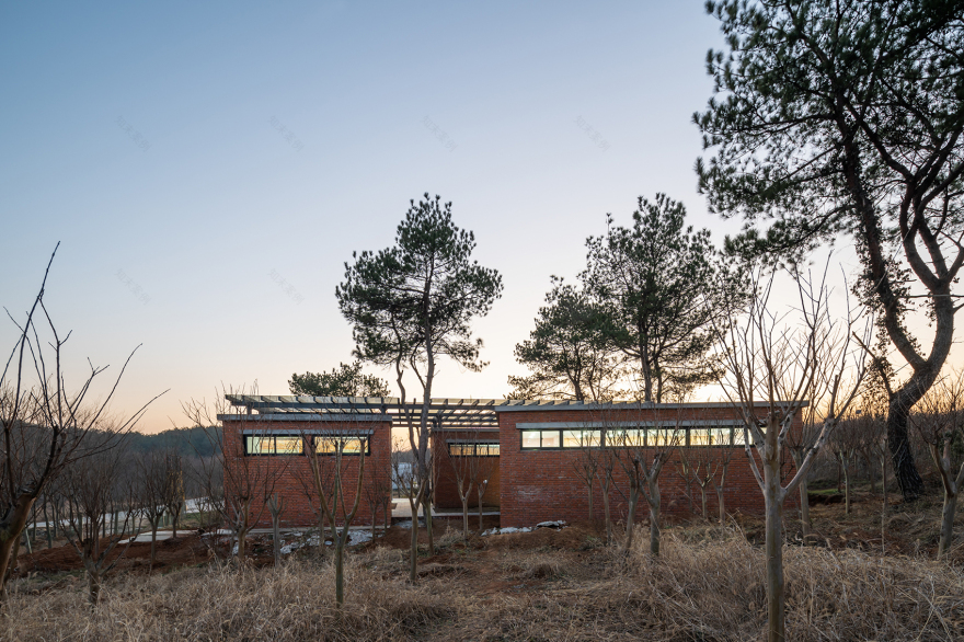 松树环绕的乡村旅游公厕丨中国武汉丨UAO 瑞拓设计-42