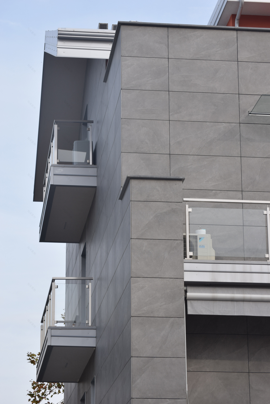 现代公寓建筑的优雅与舒适融合-3