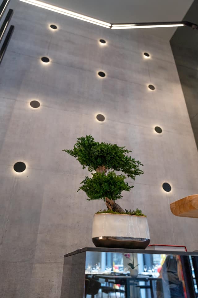 意式优雅融合日式料理,YAMA SUSHI RESTAURANT 打造精致餐饮空间-17