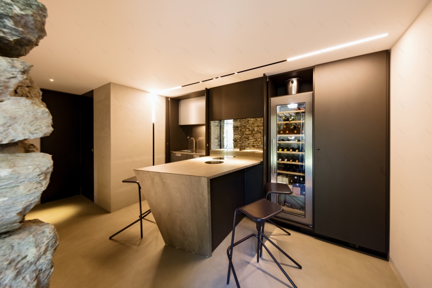 森林中的石头小屋-8