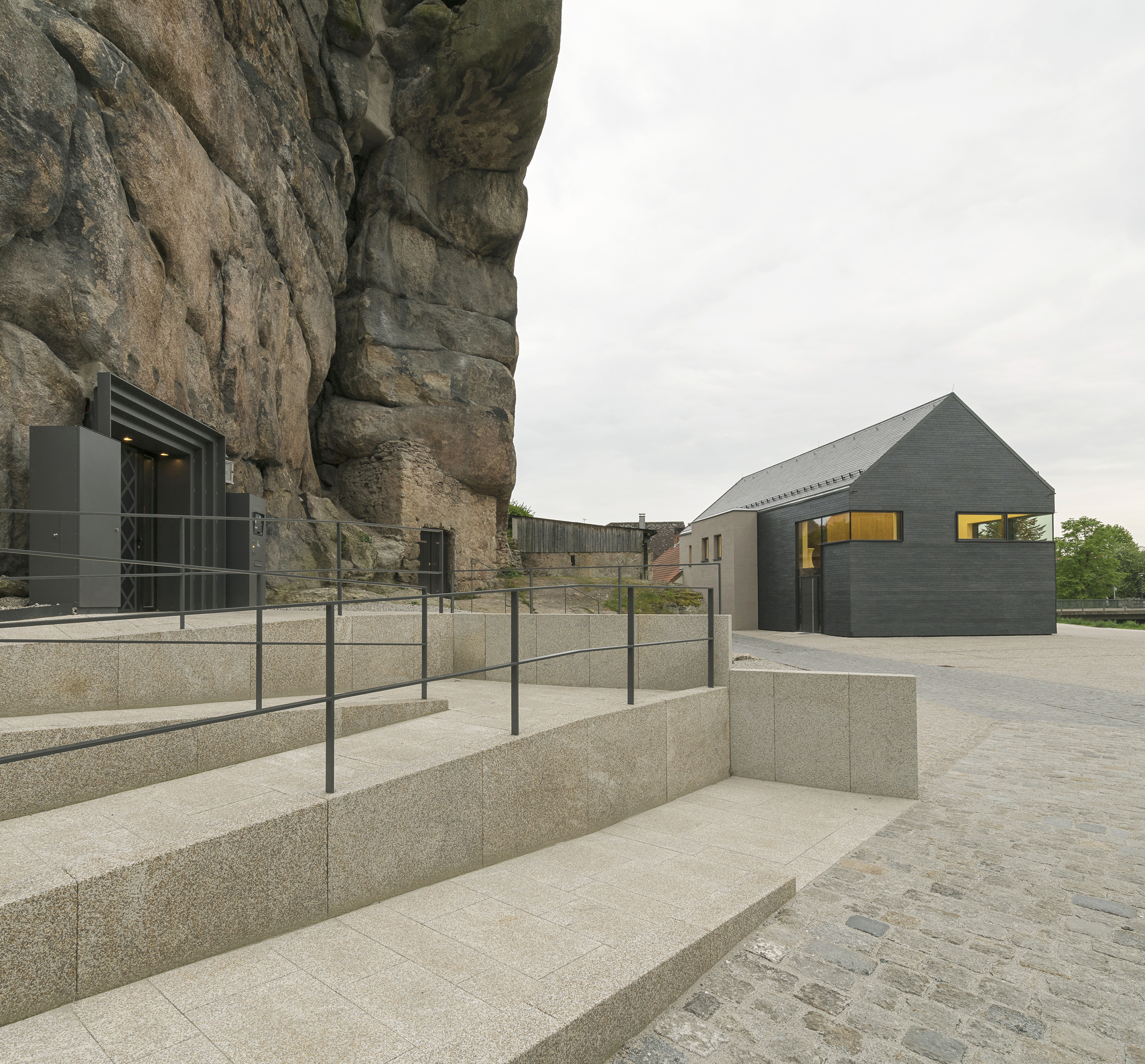 石中镶嵌 · 法尔肯堡城堡会议中心改造丨德国丨Peter Brückner,Christian Brückner-1