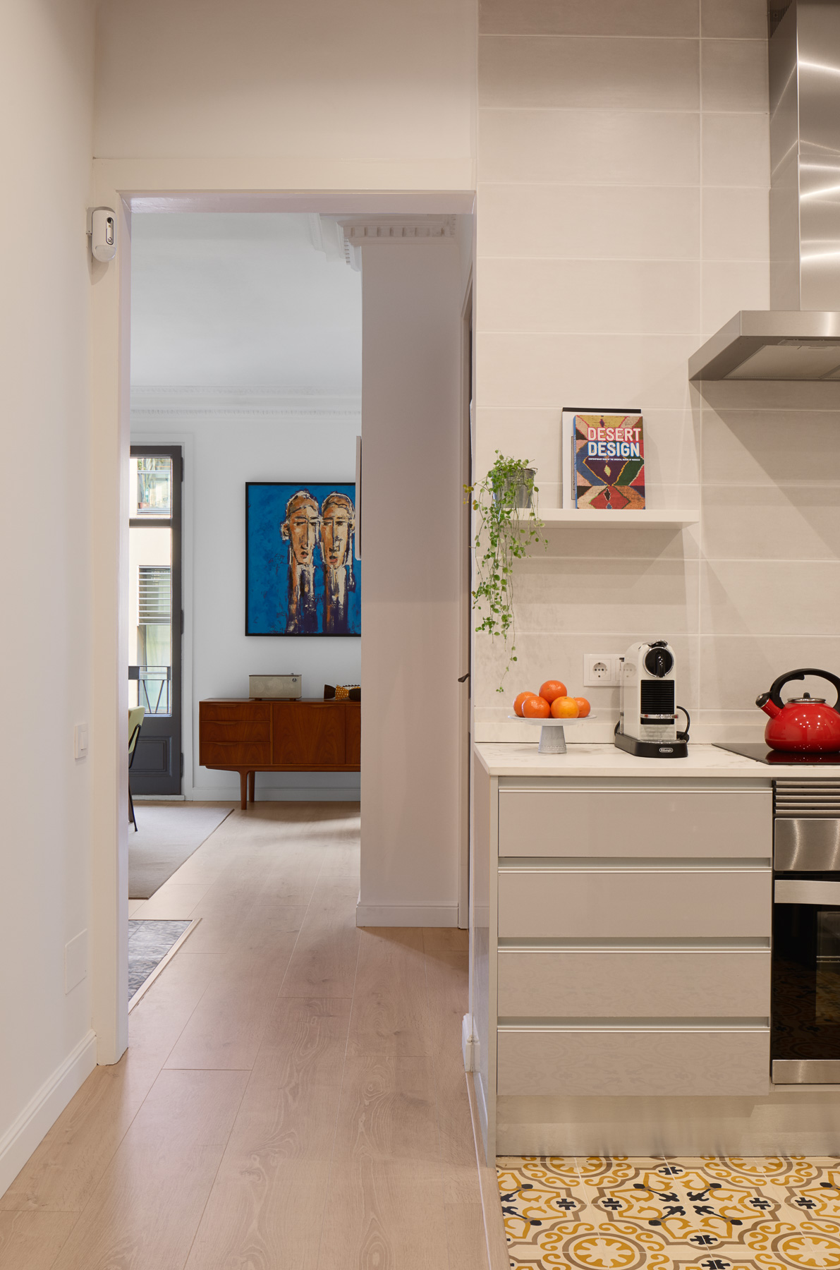 巴塞罗那圣安东尼公寓的混搭风设计丨西班牙巴塞罗那-10