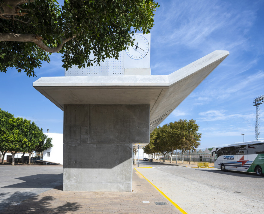 Moguer Gate 公交站台 | 功能多样,舒适便捷-11