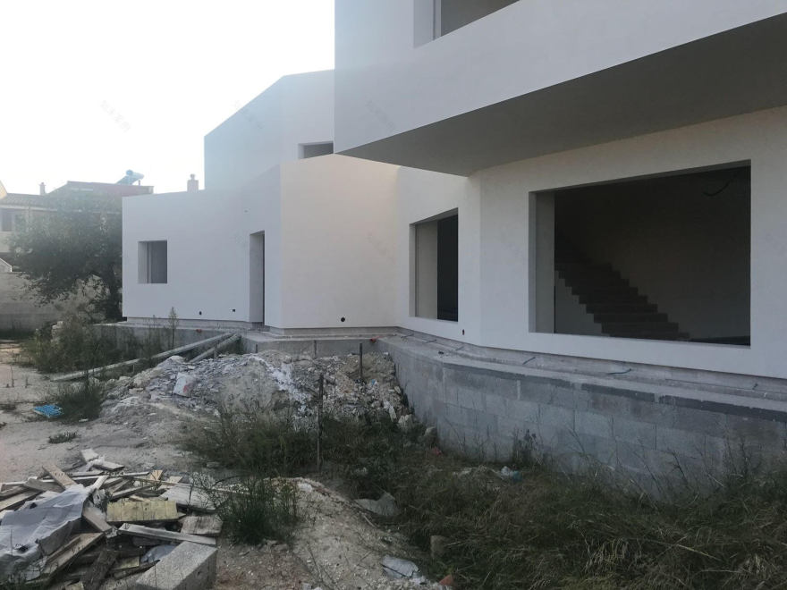 线性白建筑 | 家庭住宅的简约之美-9