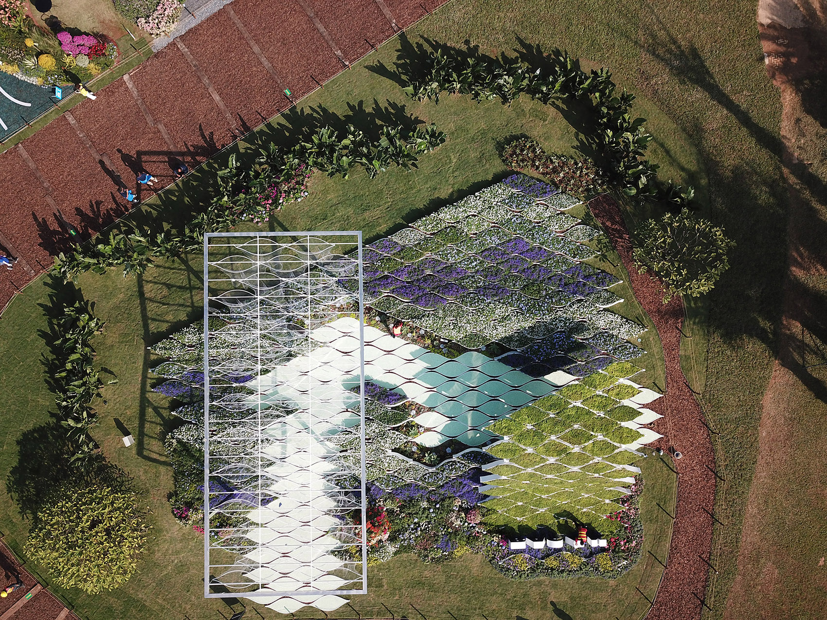 浪花园，深圳/不同角度的模块组合模拟海浪翻涌时的优美姿态-5