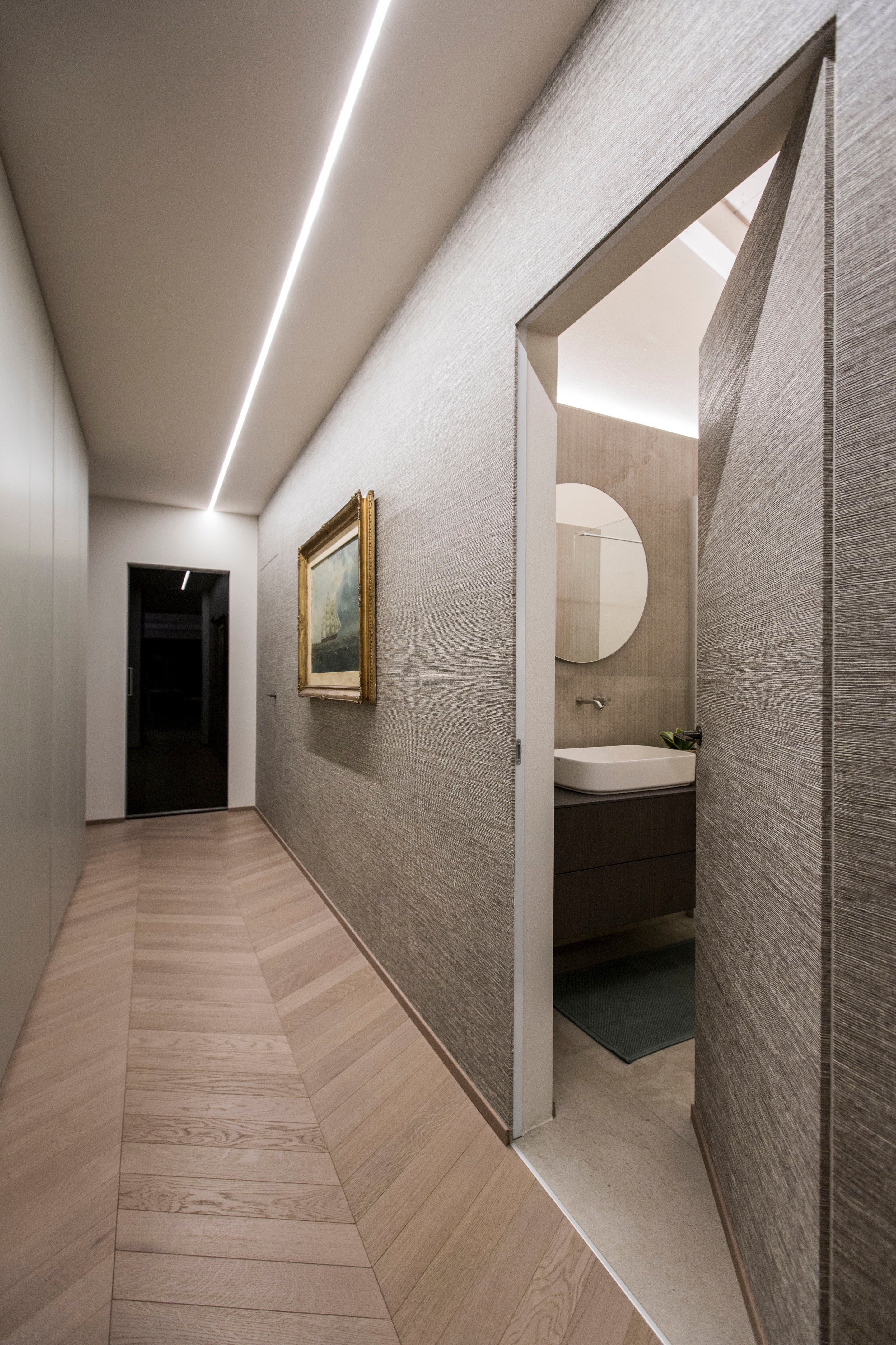 Attico White & Gray-14