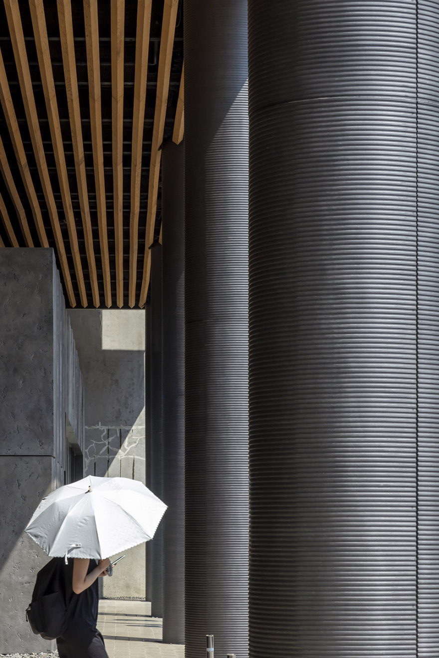 熊本城下町 · 融合环境特色的现代办公建筑丨日本熊本丨日建设计-79